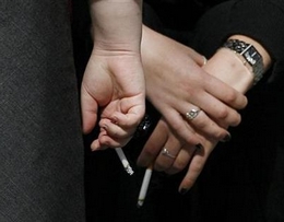 孕期吸煙導致胎兒畸形，無論一手煙二手煙