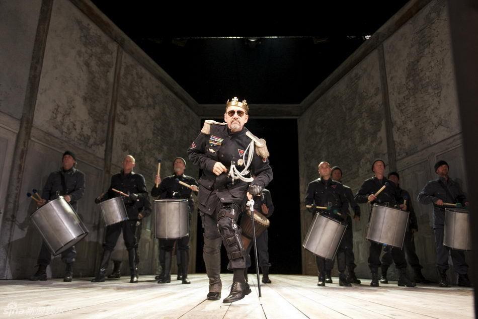 老维克剧团版本的莎翁戏剧《理查三世》，由凯文·斯派西主演。