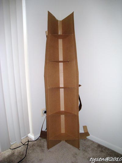 废纸板书架:异国留学生的省钱秘籍