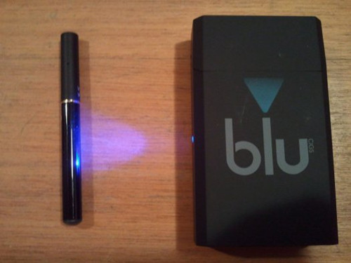 blu电子烟图片