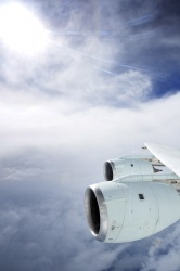 飓风Earl的飓风眼，NASA的DC-8飞机在这里收集大气样本（图片提供：NASA）